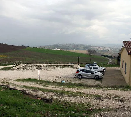 Farm stay Agriturismo La Botte Fragneto Monforte